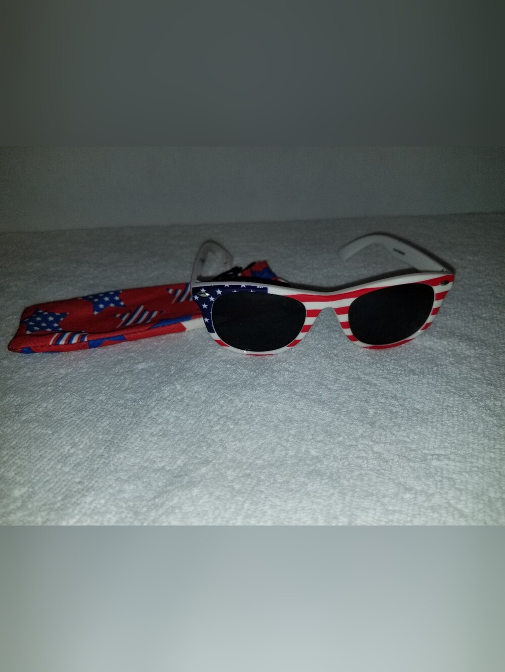Patriotic American Flag Sunglasses with Matching Fabric Case 4th Of July